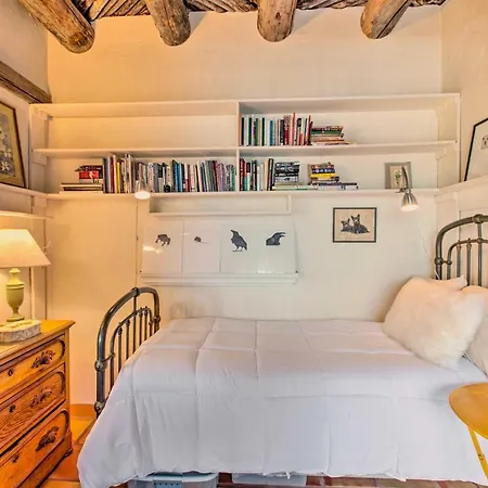 Casita Vacation Rental Near Taos With Patio!